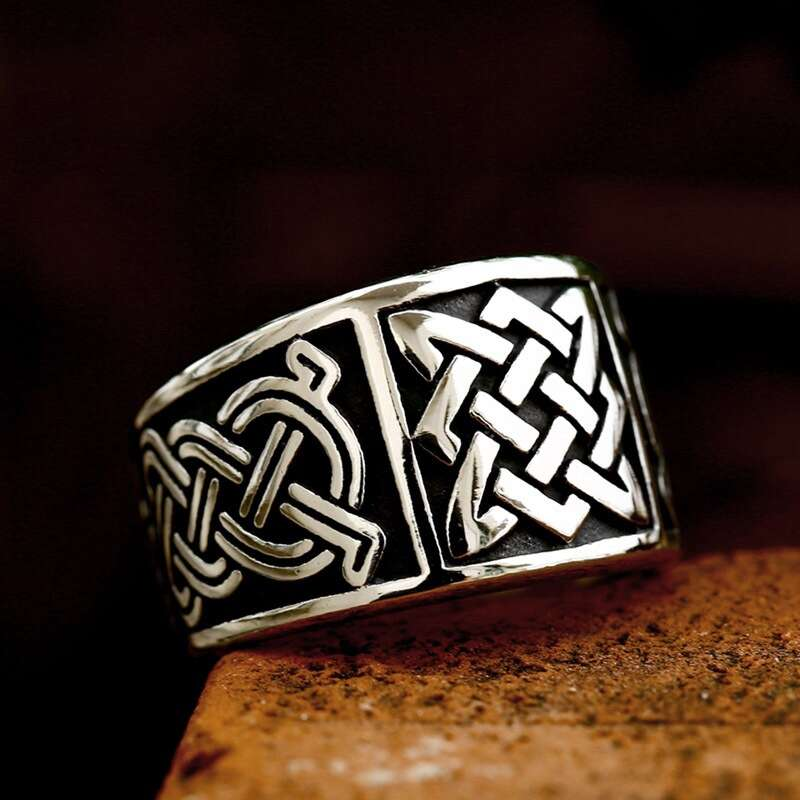 Ring - Nordisk Mytologi - Öppen ring med The star of Lada