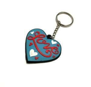 Nyckelring med sött färgglatt hjärta med texten Love