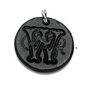 Svenskt Handarbete - Hänge till halsband - Old English