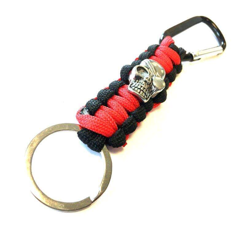 Cool Paracord Nyckelring med piratdödskalle röd/svart