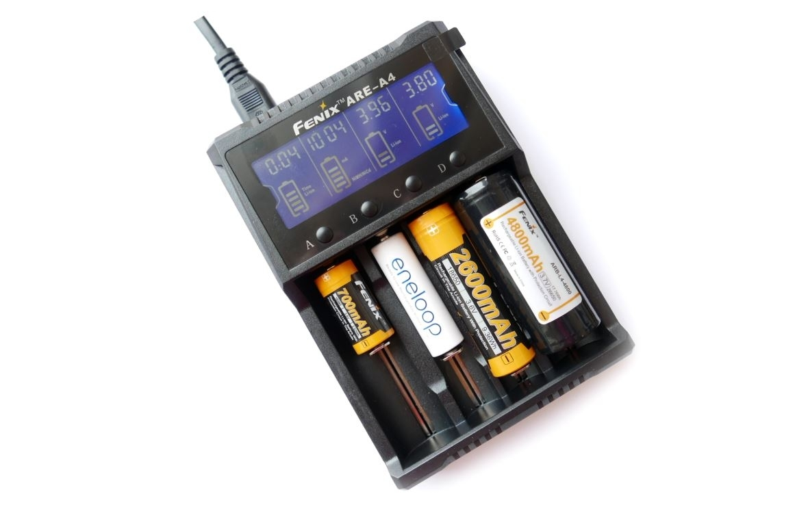 FENIX ARE-A4 Charger (Li-ion, NiMH) - Black
