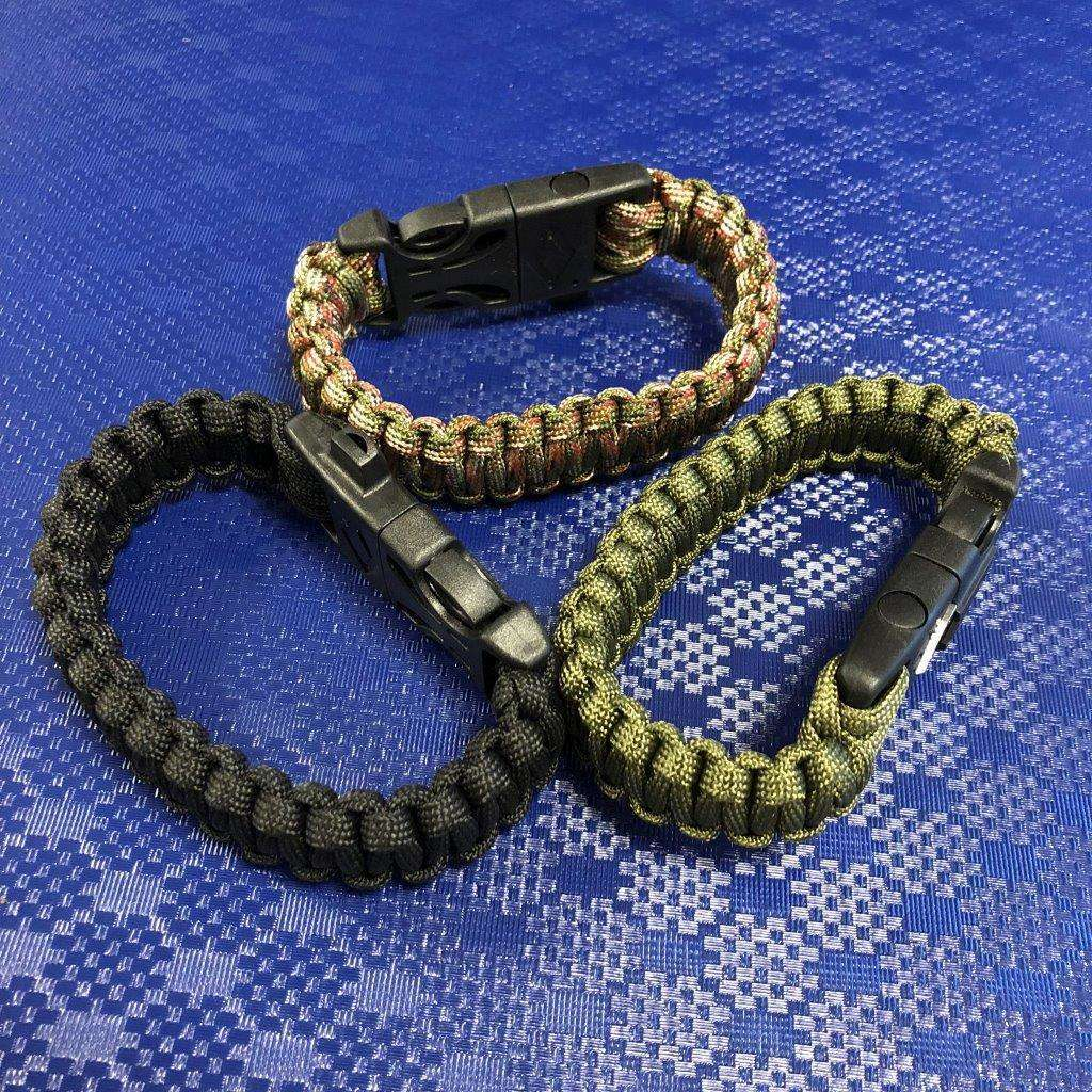 Armband av Paracord tändstål och vissla - svart