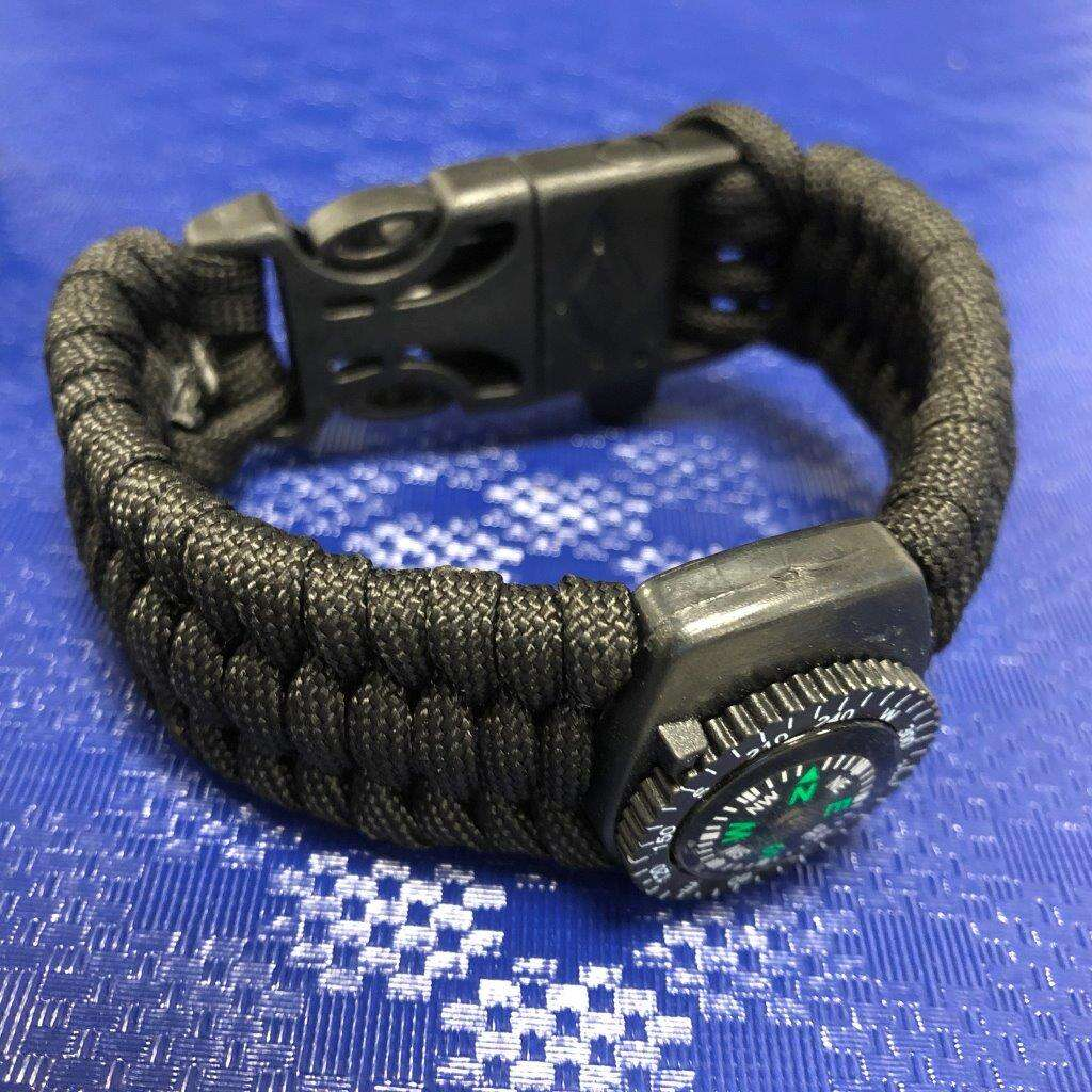 Armband av Paracord tändstål, kompass och vissla - svart