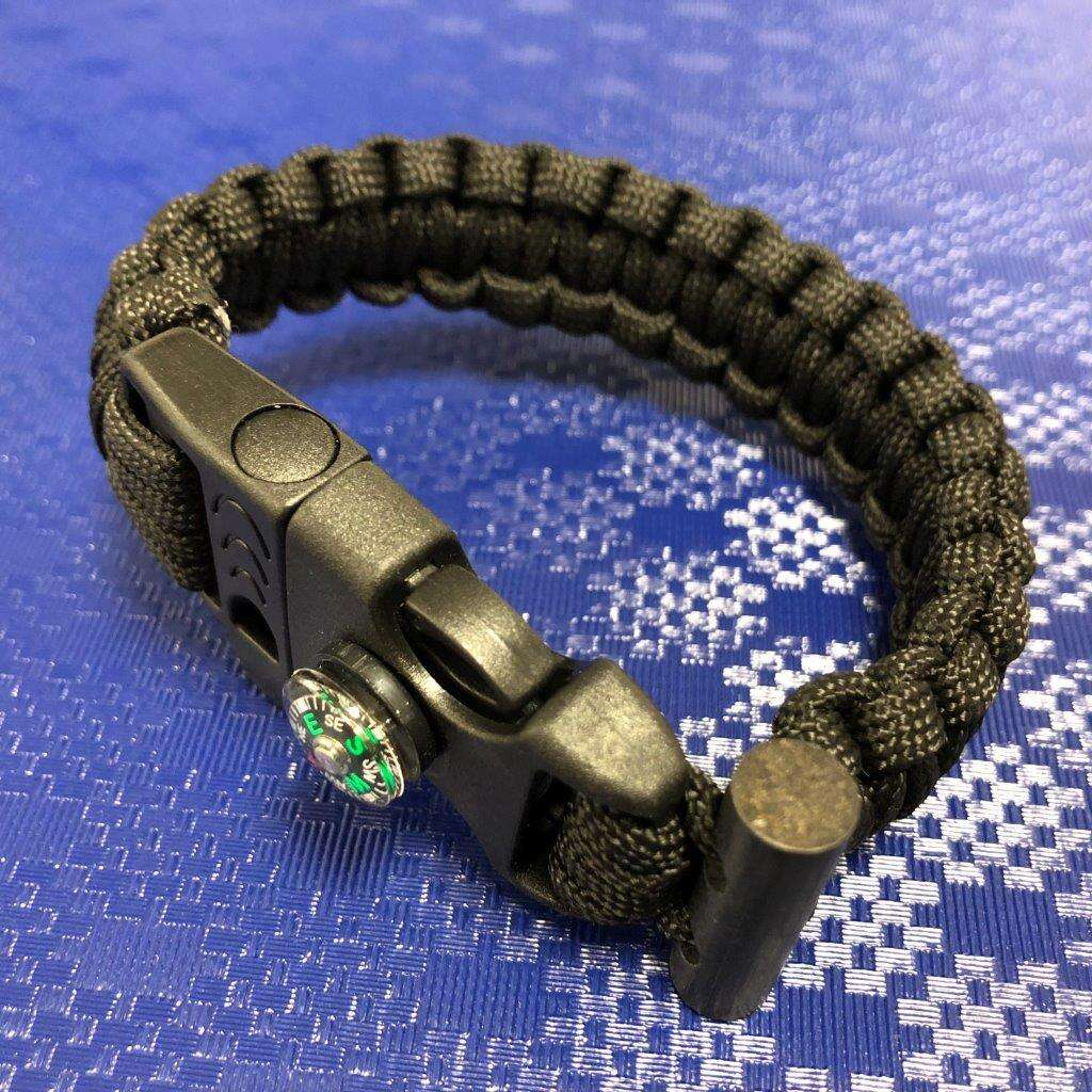 Armband av Paracord tändstål kompass, och vissla