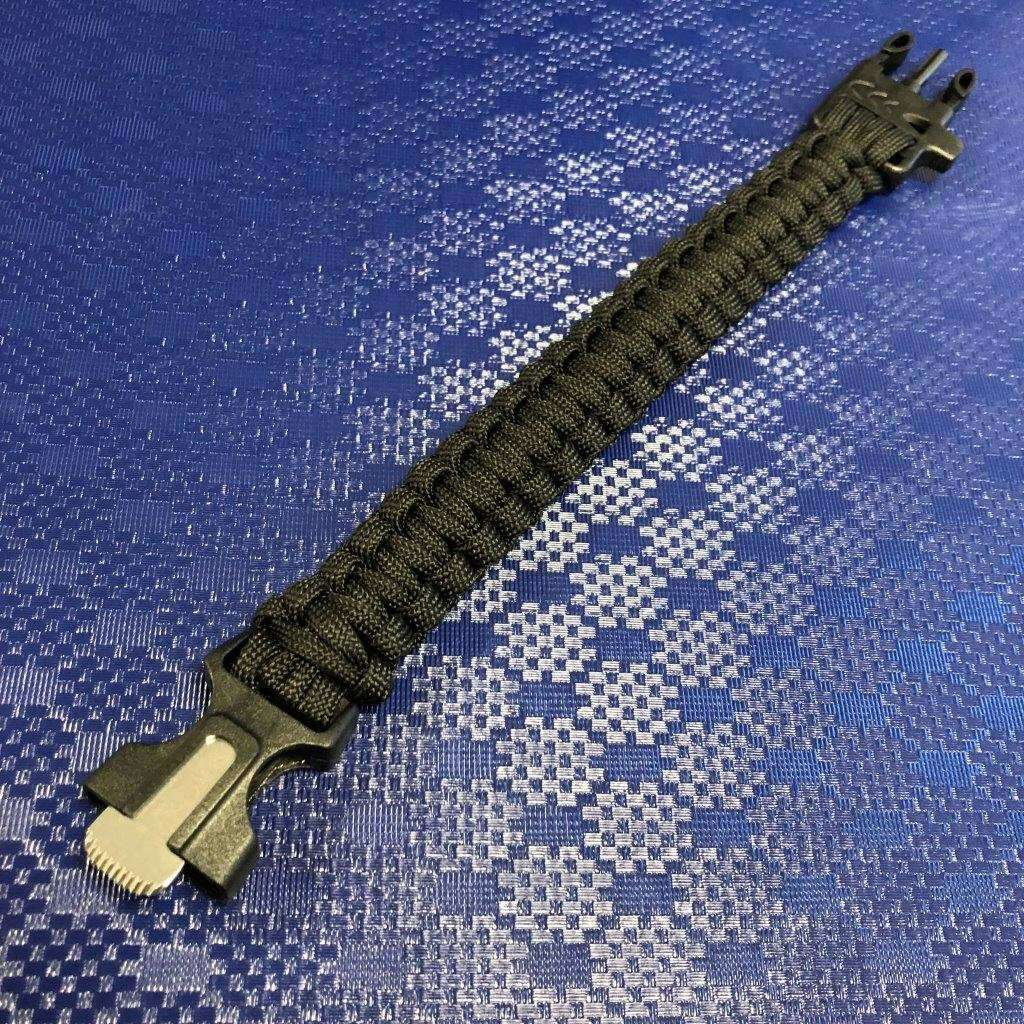 Armband av Paracord tändstål och vissla - svart