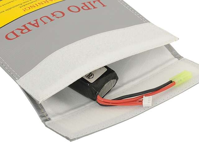 (18x23 cm) LiPo Guard - Safety Battery Charging/Storing Medium Bag