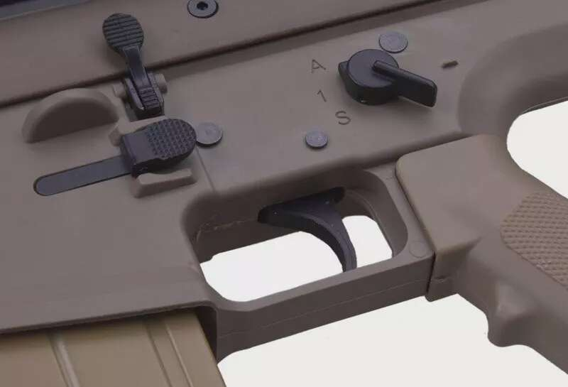 SC-02 airsoft rifle - tan