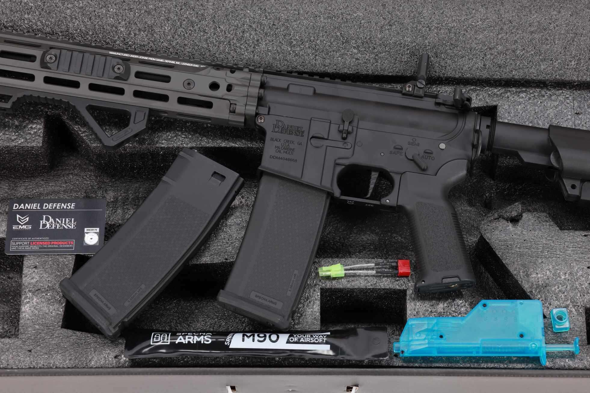 Specna Arms Daniel Defense® RIS III 12.5'' SA-E28 EDGE™ HAL 2™ ETU Gen. 2 Chaos Grey airsoft Carbine
