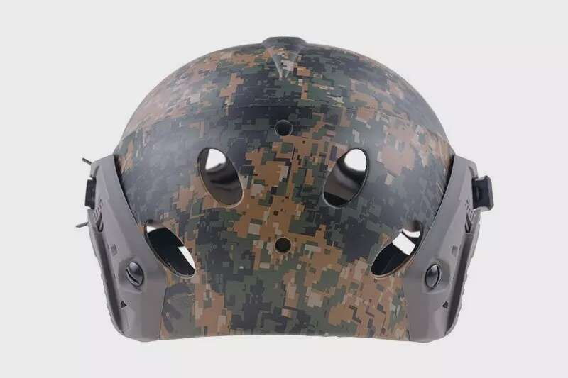SFR helmet replica - Digital Woodland