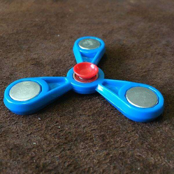 Fidget Spinner & dreidel kombination ljusblå