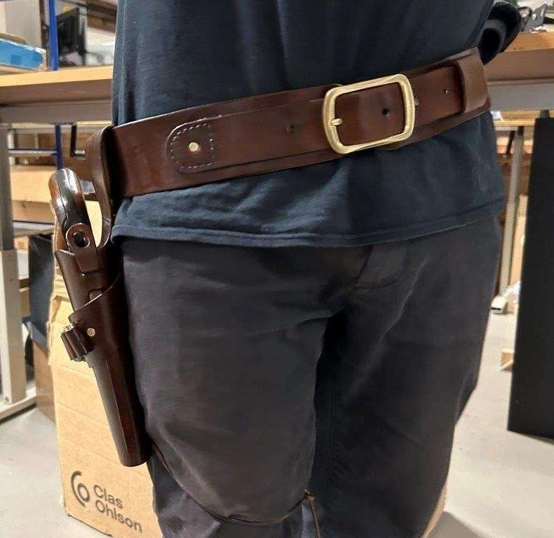 Svenskt Handgjort Revolverbälte - Röd - 18patroner - 110cm - Premium Vegitabiliskt garvat Tärnsjöläder 5 HandMade Gun Belt - Premium Swedish Tärnsjö Leather - JJ Custom Works