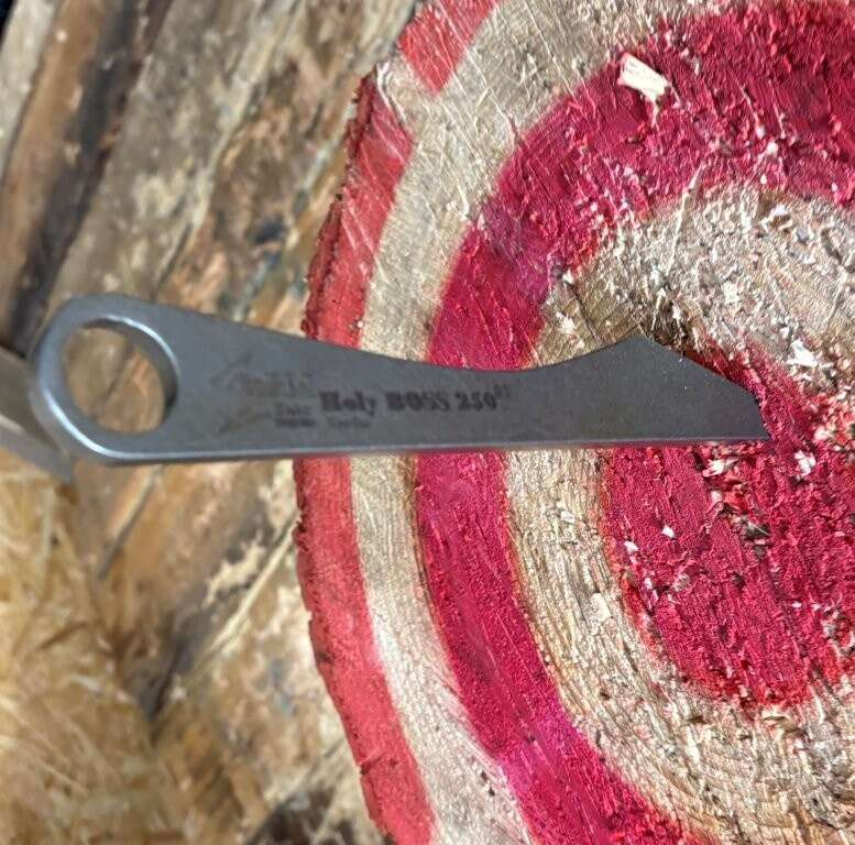 StoRM KnAx Holy BOSS 200 no-spin-kastkniv – Hardox 450, 3 mm 11 StoRM KnAx Holy BOSS 200 no-spin-kastkniv – Hardox 450, 3 mm